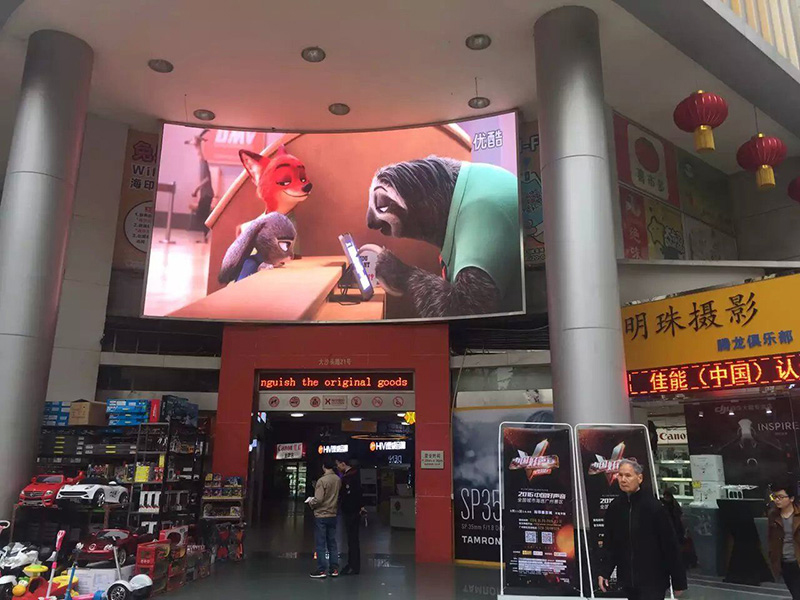 廣州海印廣場弧形P6全彩顯示屏